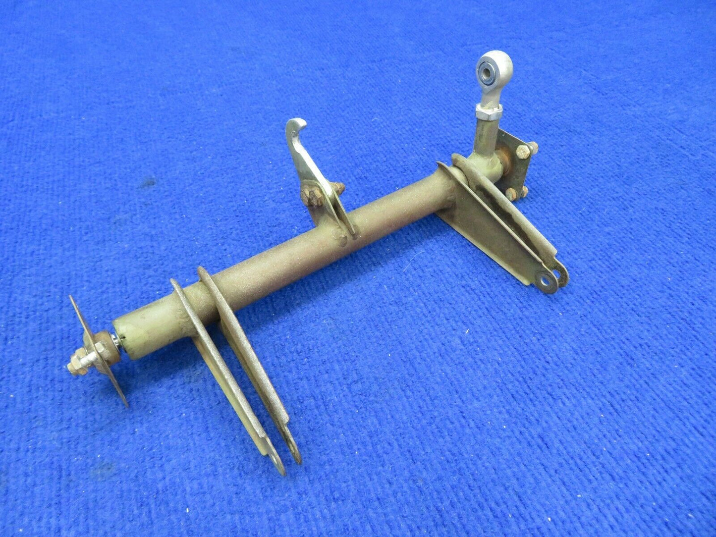 1956 Cessna 310 Torque Tube Assembly Nose Gear Uplock P/N 0813300-90 (0422-508)
