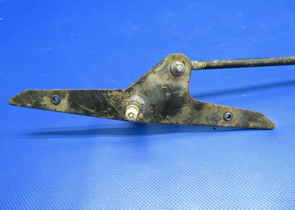 Piper PA-28-140 Aileron Bellcrank Assy LH P/N 62771-00, 62766-00 (1220-388)