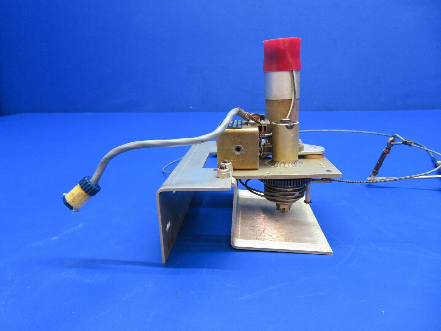Bellanca 17-30 Viking Mitchell Autopilot Roll Servo P/N ID456-215R (0922-666)