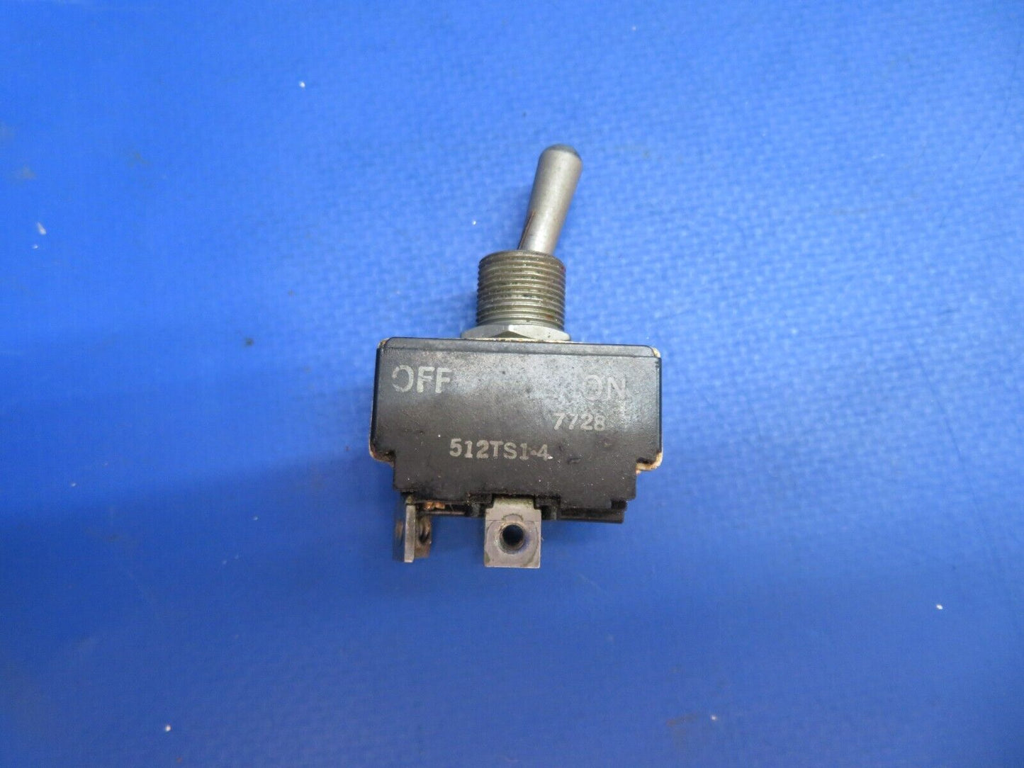 Piper PA-34-200T Switch LOT OF 4 P/N MTA106D, W31-X2M1G-2, 512TS1-4 (0323-521)