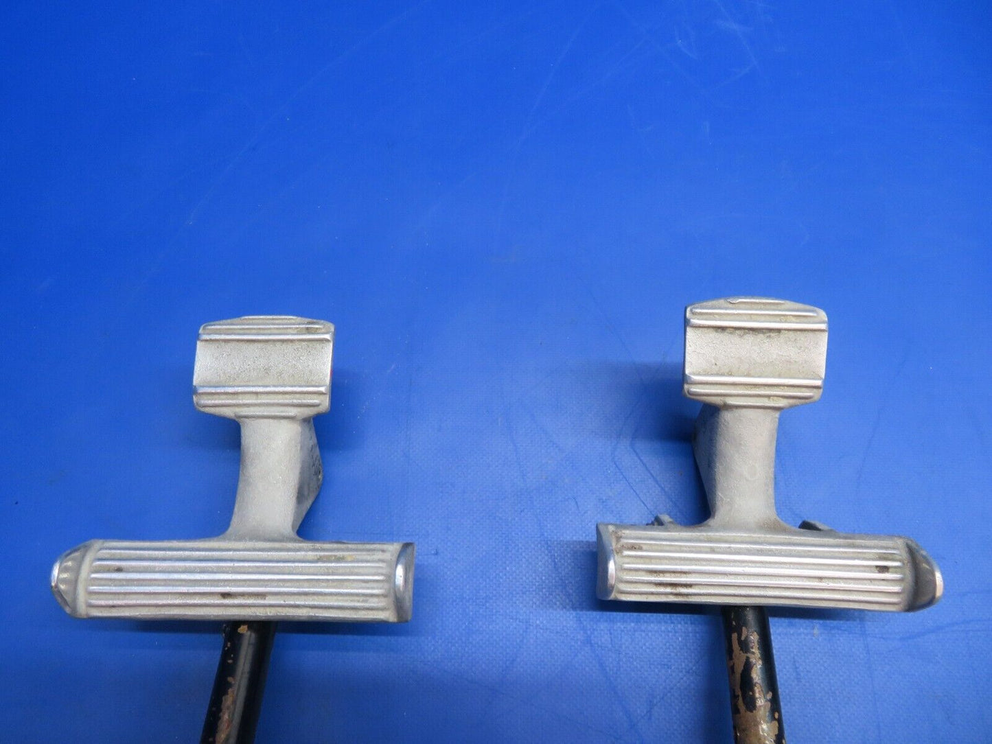 Lake LA-4-200 Rudder Pedal Assy P/N 2-7119-3, 1-7119-3, 1-7119-17 (1222-822)