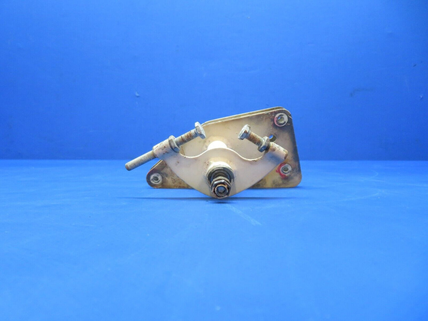 Cessna 188B AGpickup RH Aileron Bellcrank Assy P/N 1660415-2 (0723-588)