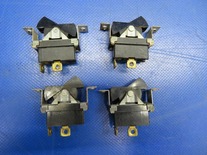 Cessna 310P Switch LOT OF 4 P/N CM2686-1 (0620-800)