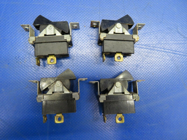 Cessna 310P Switch LOT OF 4 P/N CM2686-1 (0620-800)