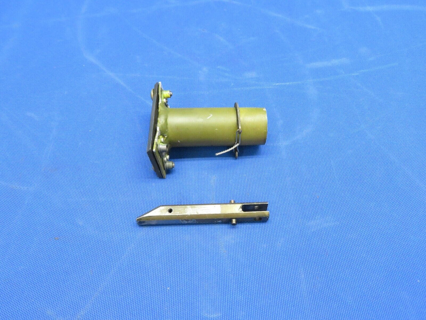Cessna P210N / 210 Cabin Door Pin & Guide Assy P/N 2117127-3 (1020-152)