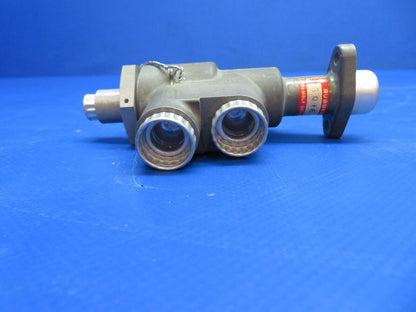 Fuel Pressure Valve P/N 99027-37-D401850, 37C301819G001 NOS (0922-742)