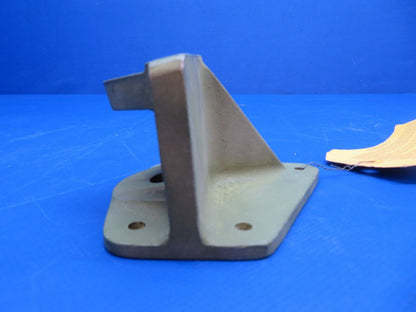 Commander 112 RH Side Stay Fitting P/N 42274-2 NOS (0922-55)