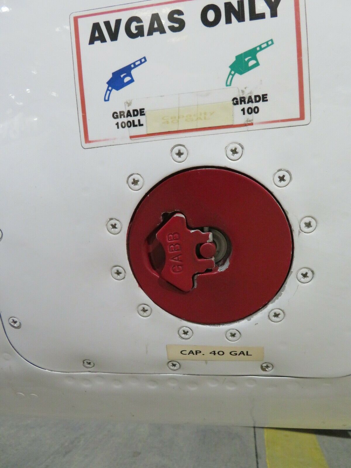 1964 Beech Baron 95-B55 Wing w/ Landing Gear LH P/N 96-110005-601 (0520-10)