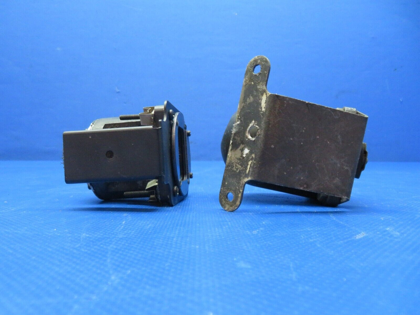 Airpath Compass P/N C660501-0201 LOT OF 5 FOR PARTS (0224-308)