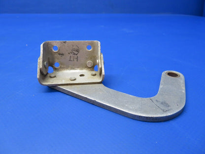 Cessna 210 / 210A RH Nose Gear Door Arm & Angle Assy P/N 1213252-1 (1122-432)