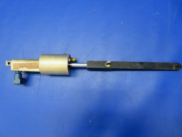 Cessna 177RG Master Brake Cylinder w/ Clevis RH P/N 2067005-2 (0621-737)