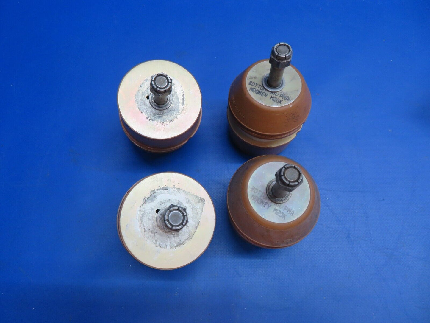 Piper PA-28-201T Dakota Engine Shock Mount P/N J-9613-58 LOT OF 4 (1222-652)