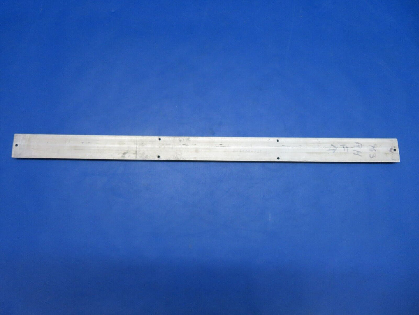 Lake LA-4-200 Seat Track  Pilot P/N 2-7451-116, 2-7451-115 LOT OF 2 (1222-910)