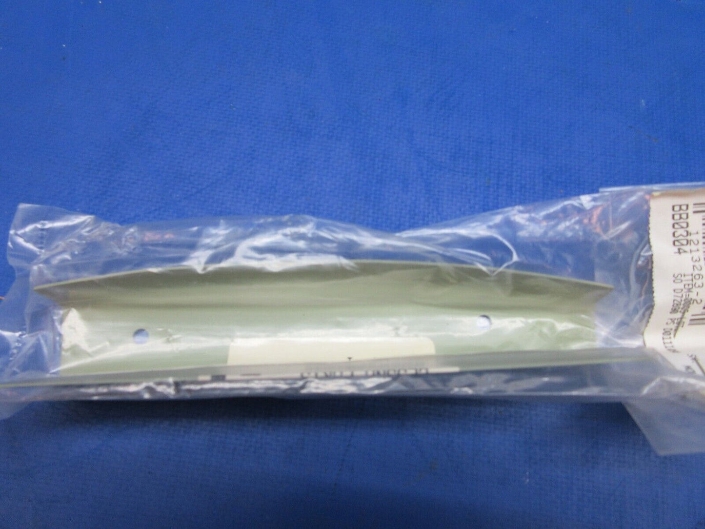 Cessna 210 RH Mount Hinge P/N 1213263-1 NOS (1123-899)