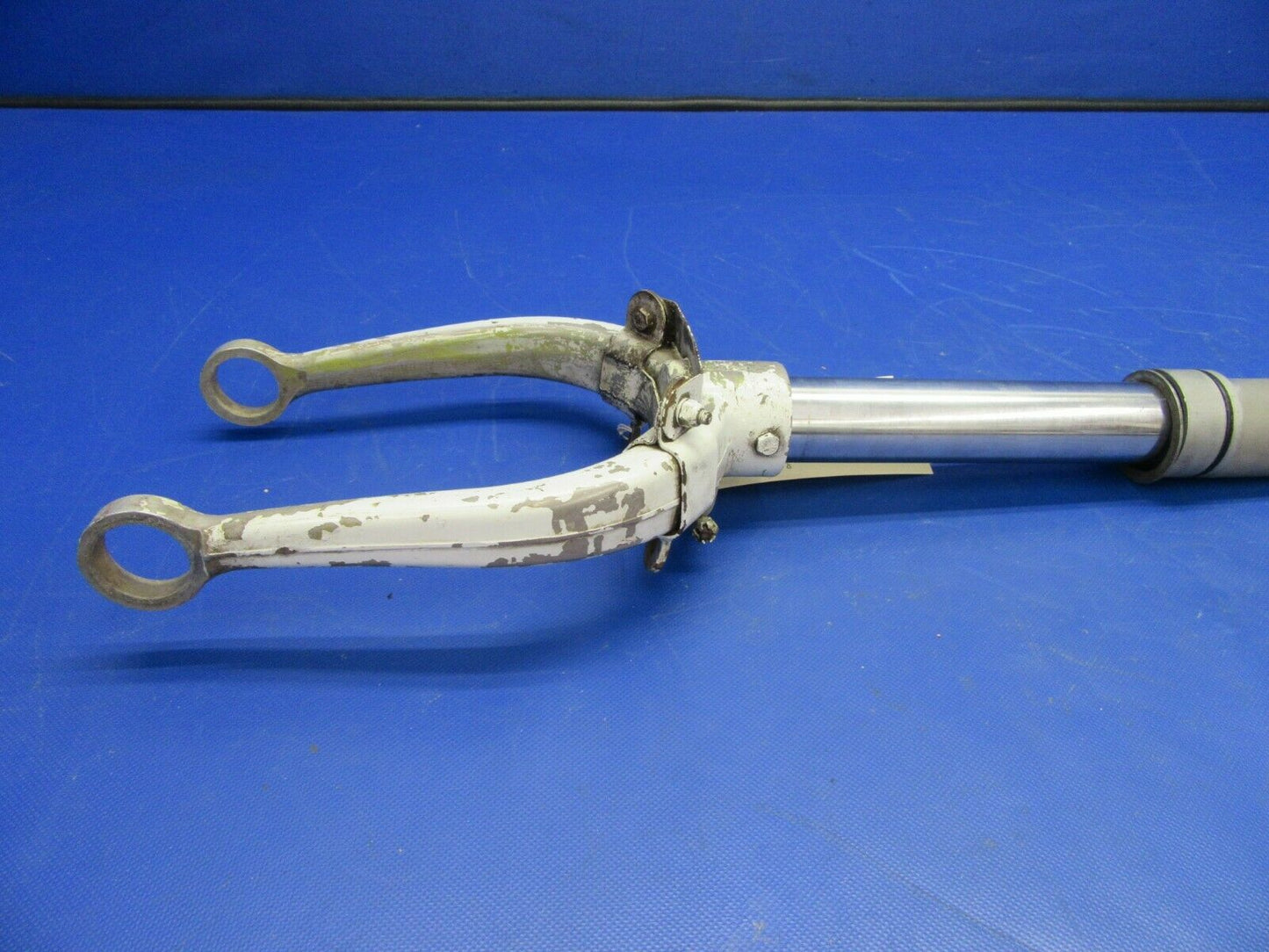 Piper PA-23 Apache Nose Gear Strut & Fork P/N 751-761 (1021-576)