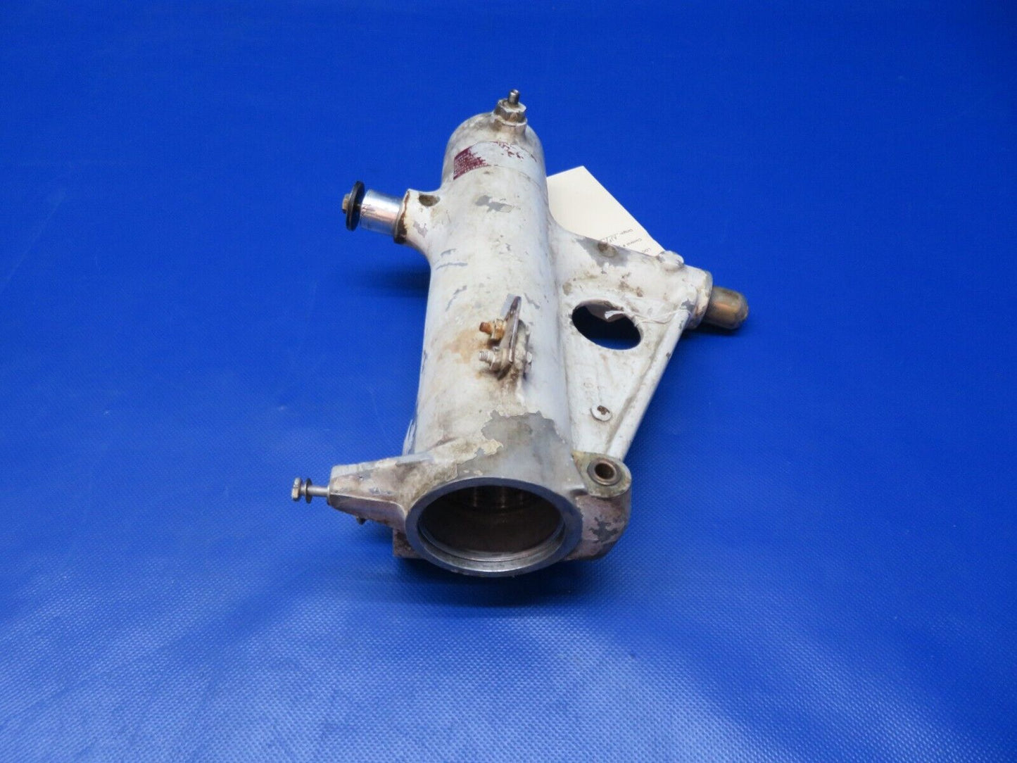 Piper PA-28R-180 RH MG Trunnion Assy P/N 67926-05 (1223-331)