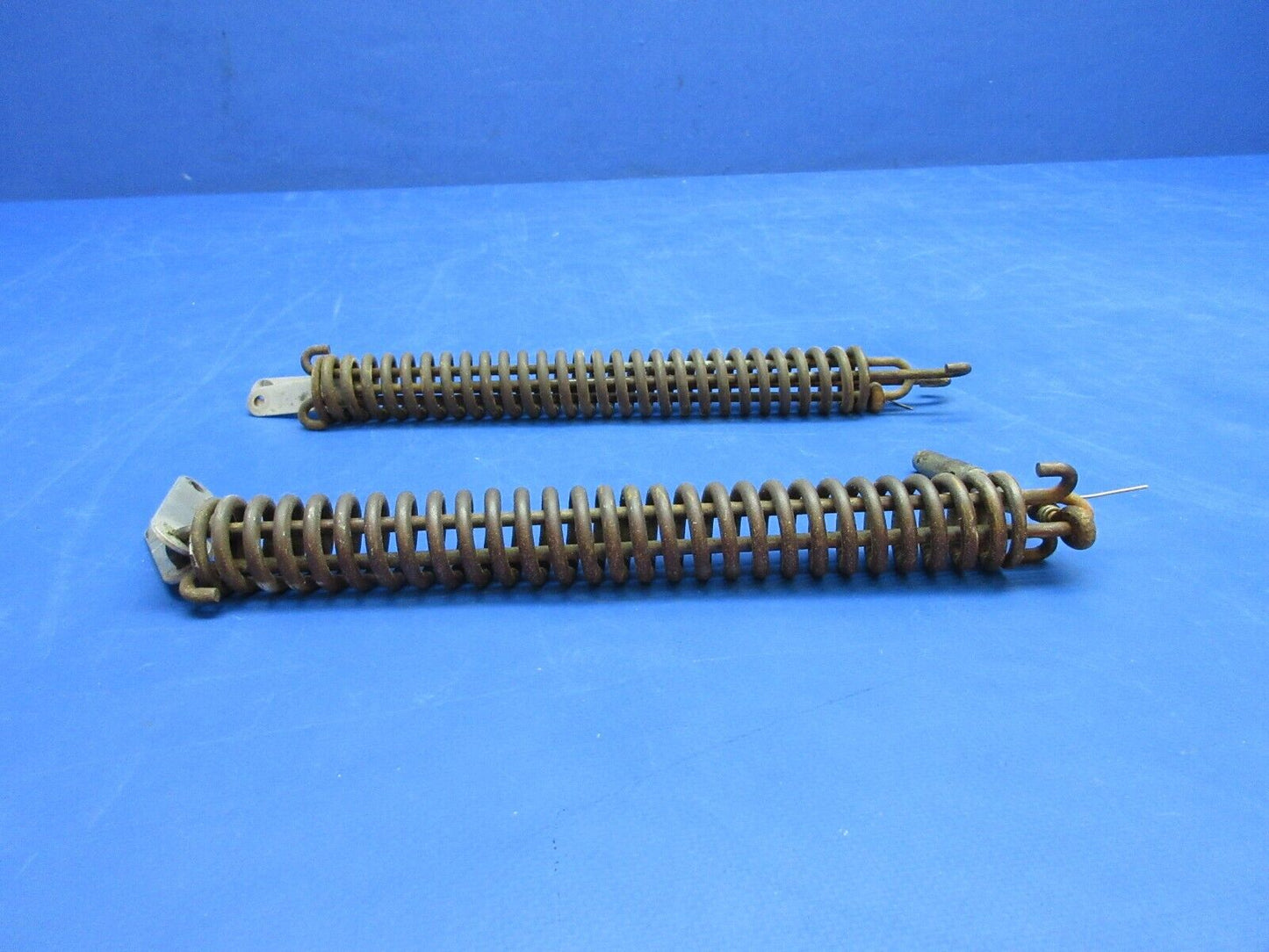 Cessna 310 / 310I Nose Wheel Steering Spring P/N 0842005 LOT OF 2 (0923-925)