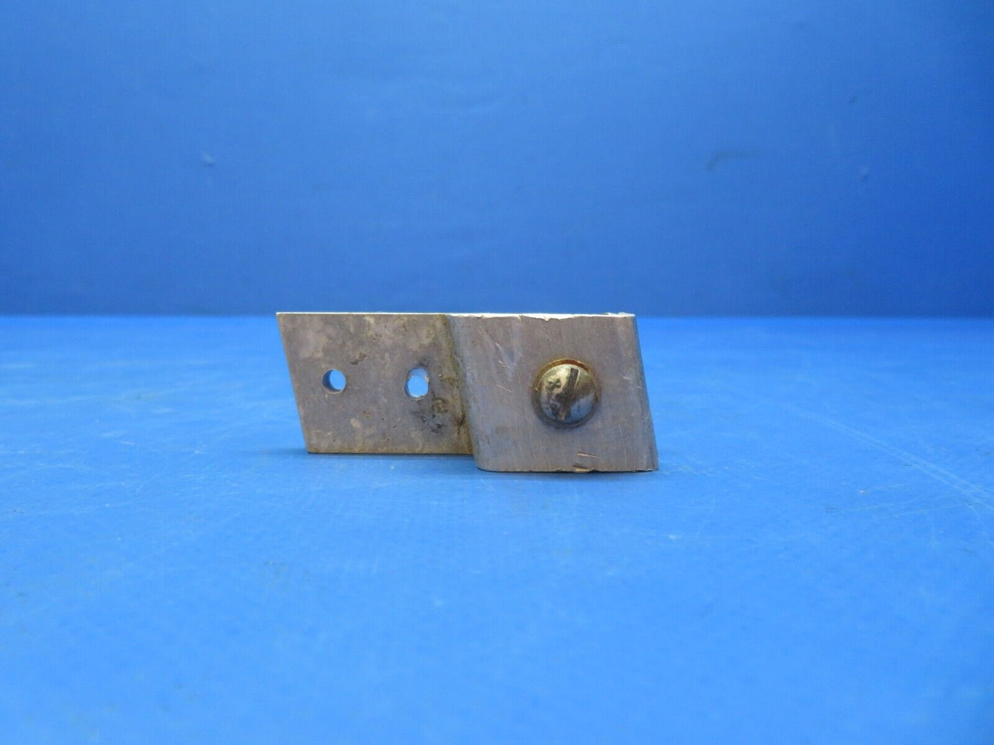 Cessna 172 Wheel Housing Front Seat P/N 0700645-3 (0723-401)