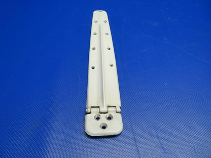 1960 Cessna 210 Upper Hinge RH Door P/N 0711037-12 (0321-138)