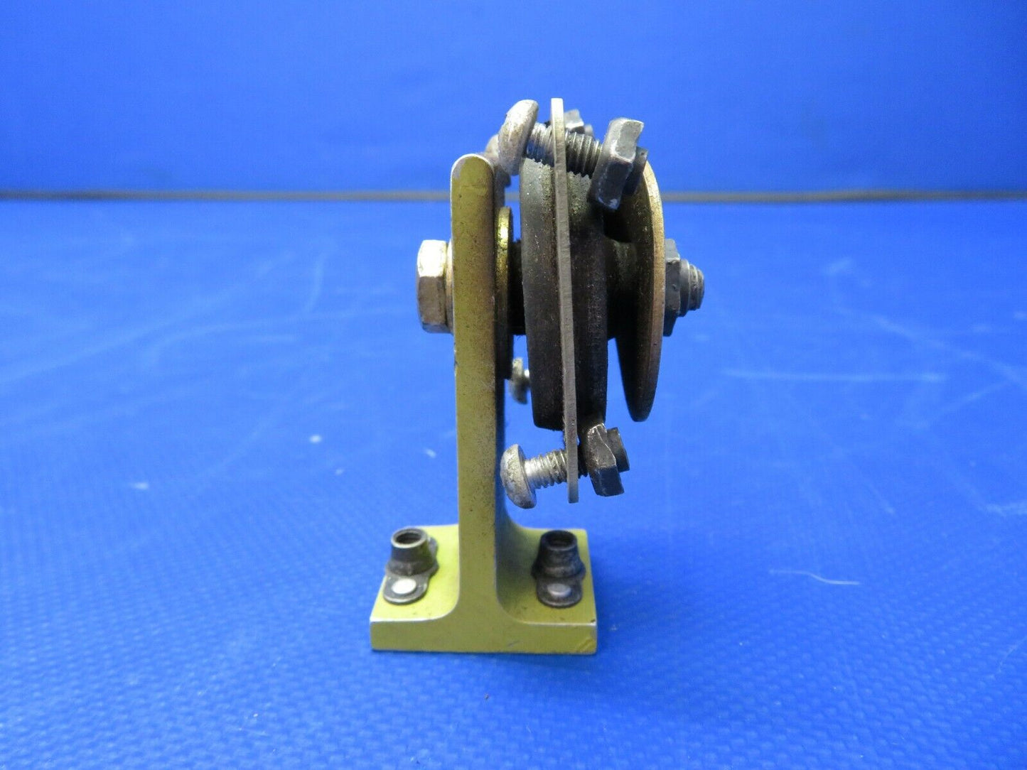 Beech 95-B55 Baron Instrument Panel Shock Mount P/N 150PL8 (0721-732)