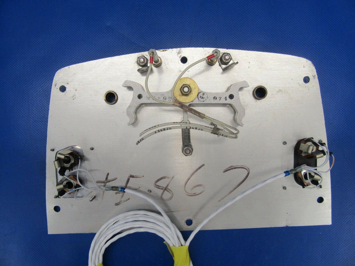 Beech Baron E55 Fuel Selector Panel & Cam P/N 96-920011-17 (1117-24)