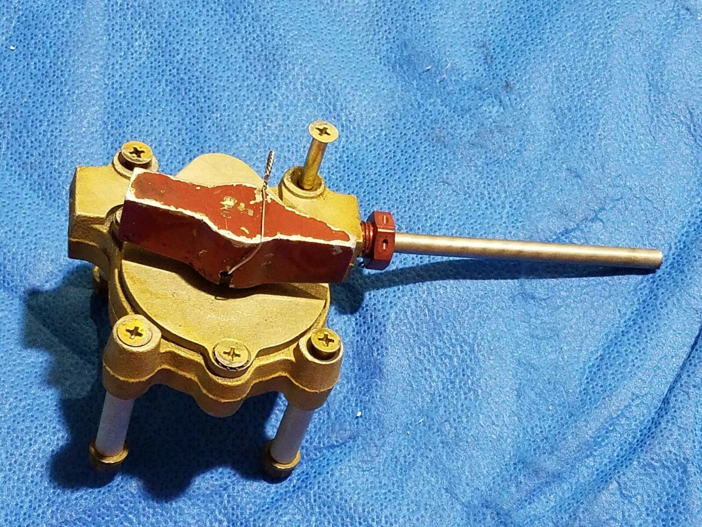 Beech Baron 58 Fuel Selector Control P/N HE7001-5 (0716-34)