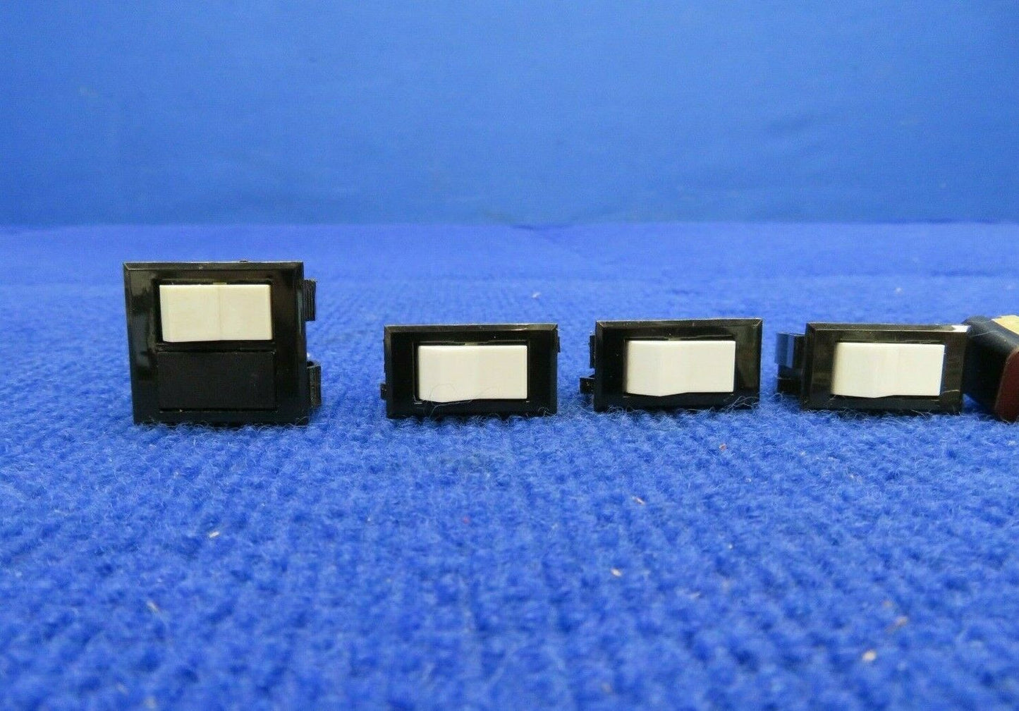 Cessna 172 / 172M Switches LOT P/N TA201-TW-B, 11TS95-2, S-1994-1-1 (0122-545)