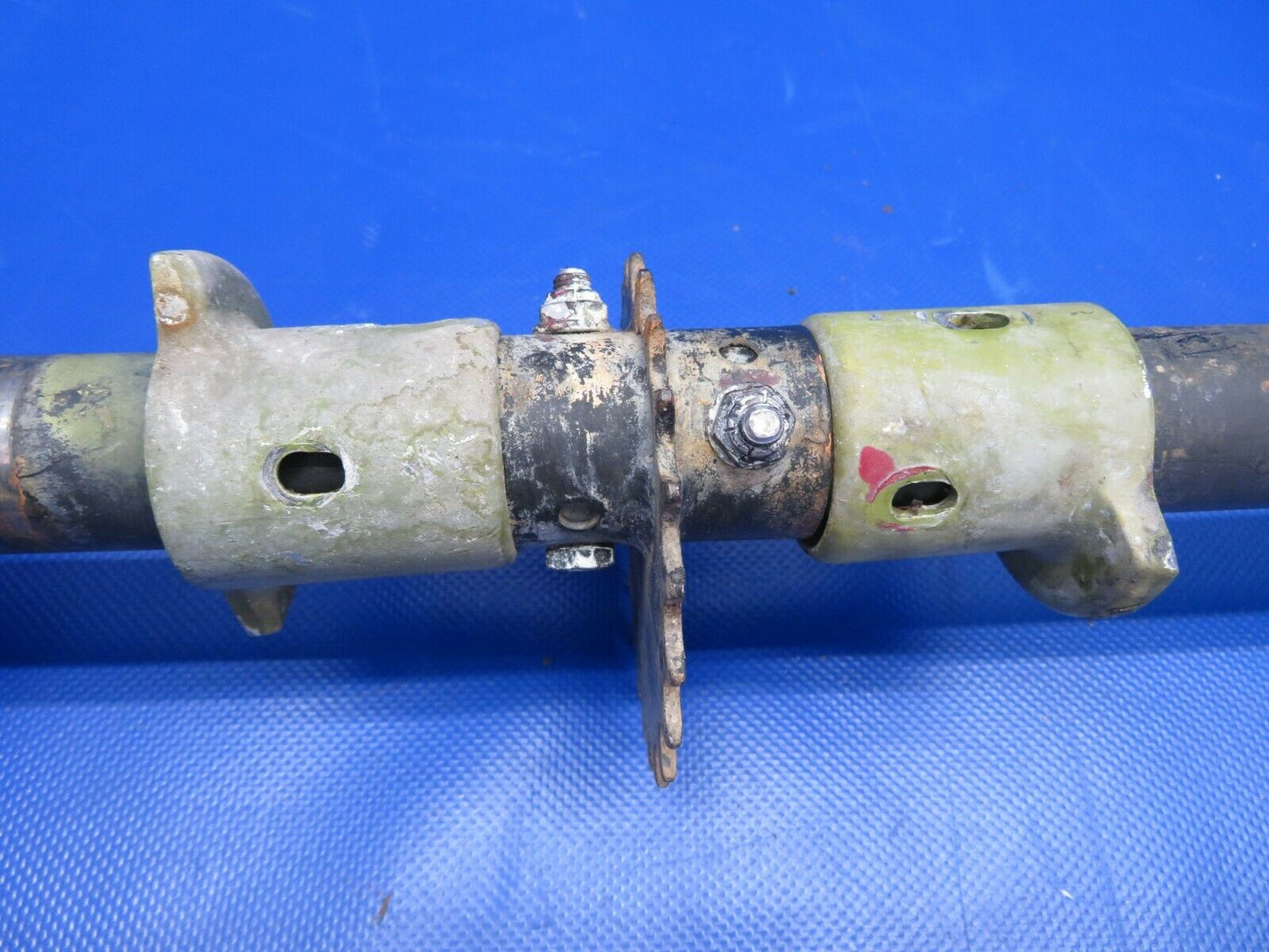 Piper PA-28-140 Flap Torque Tube w/ Sprocket P/N 62725-00, 62725-000 (1220-394)