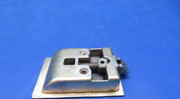 Bombardier Lear Jet Latch Gold / Brass P/N H2337K1530 NOS (0923-683)