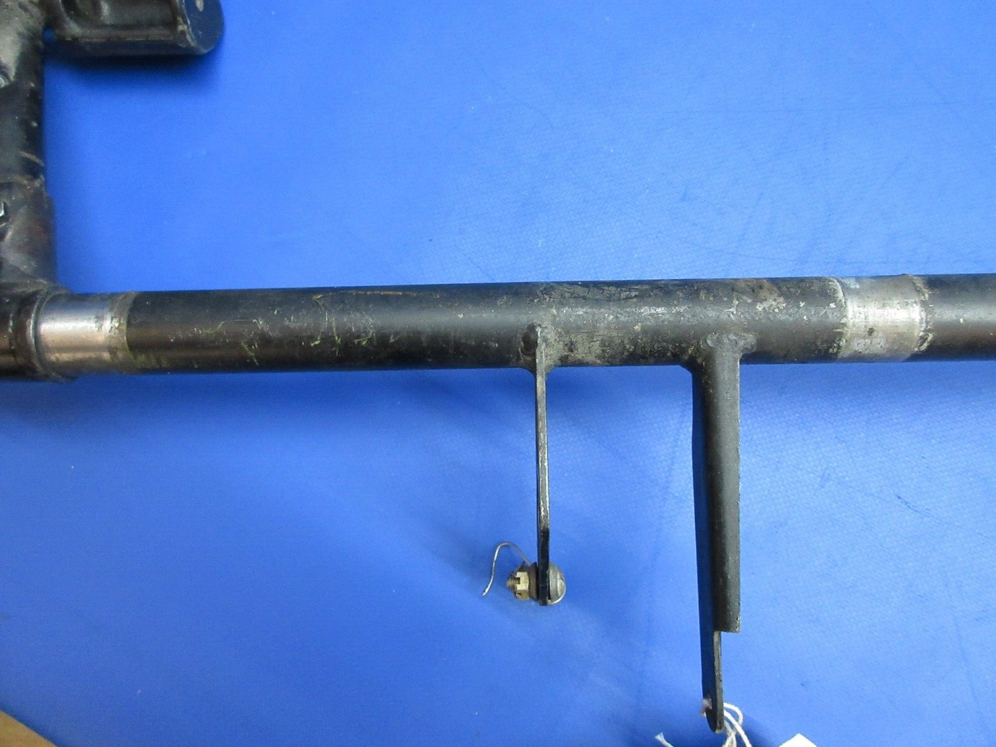 Cessna 310 / 310Q RH Rudder Pedal Torque Tube w/ Pedal P/N 0813018-16 (0823-732)
