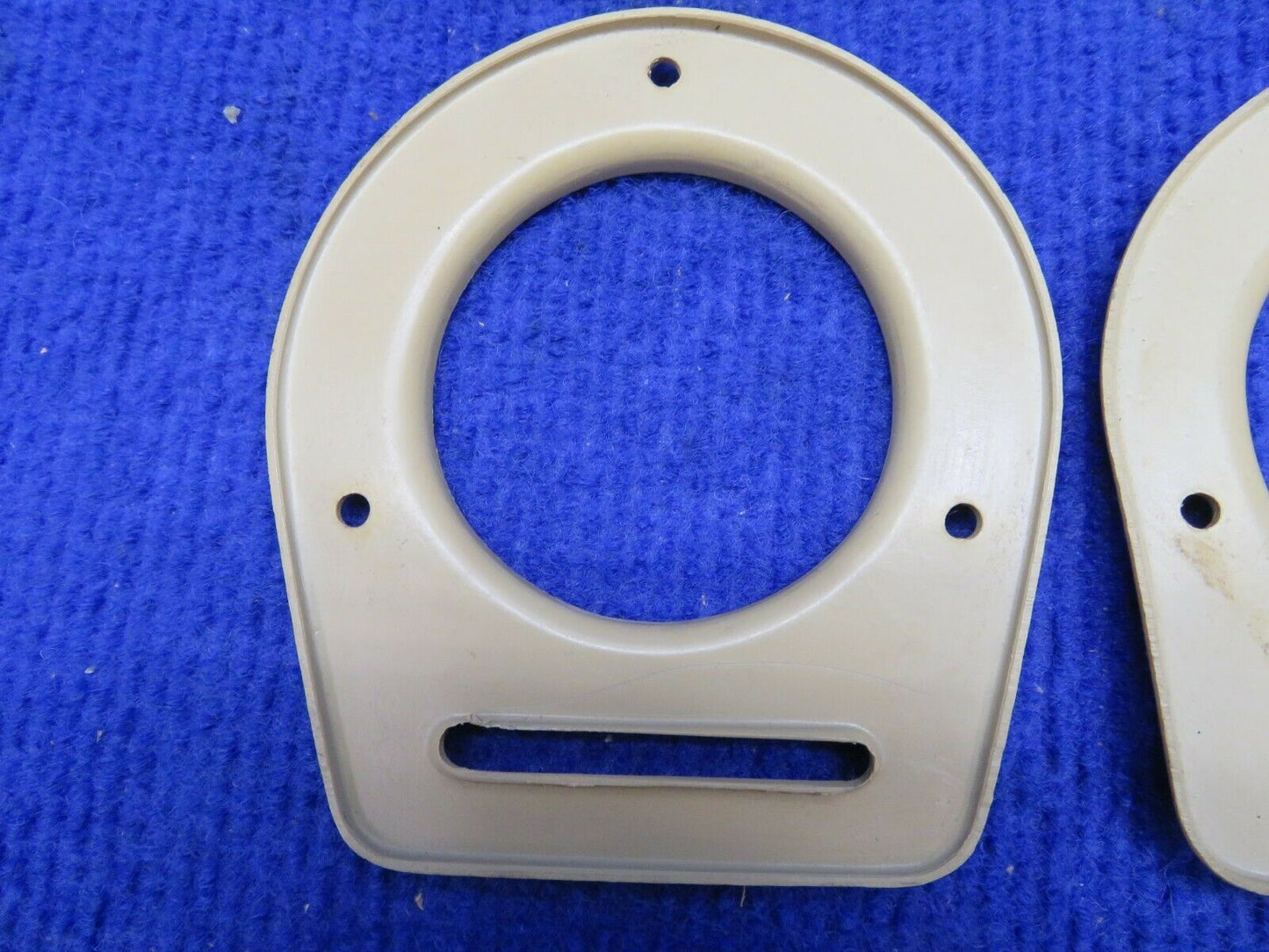 Piper Cover Assy Air Vent Flange LOT OF 4 P/N 65735-19 Tan Plastic (0222-622)