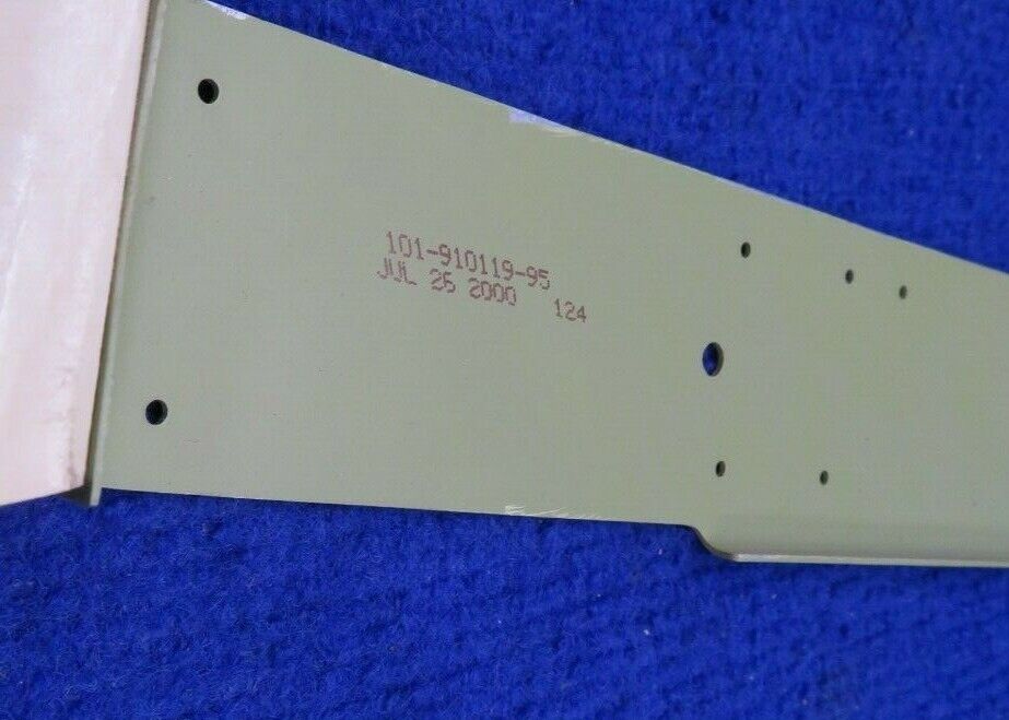 Cessna Stiffener Lower Cowling P/N 101-910119-95 NOS (0522-542)