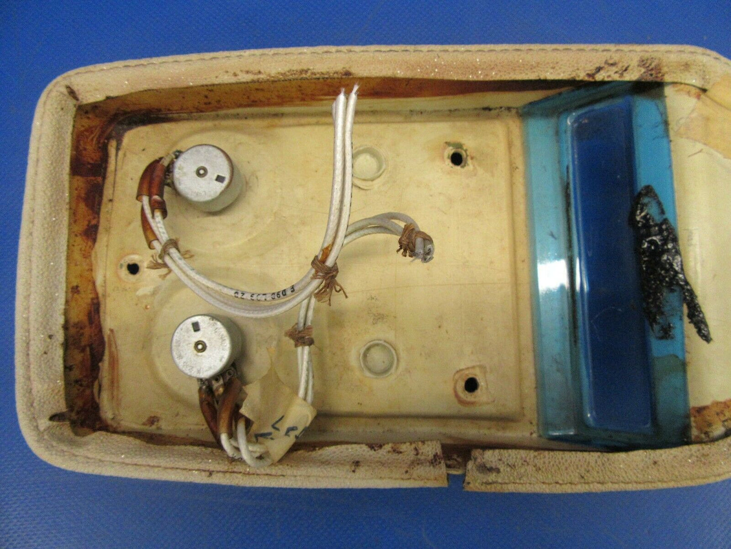 Cessna 310 / T310 Console Assy Overhead Tan Plastic 0811859-1 (0619-390)