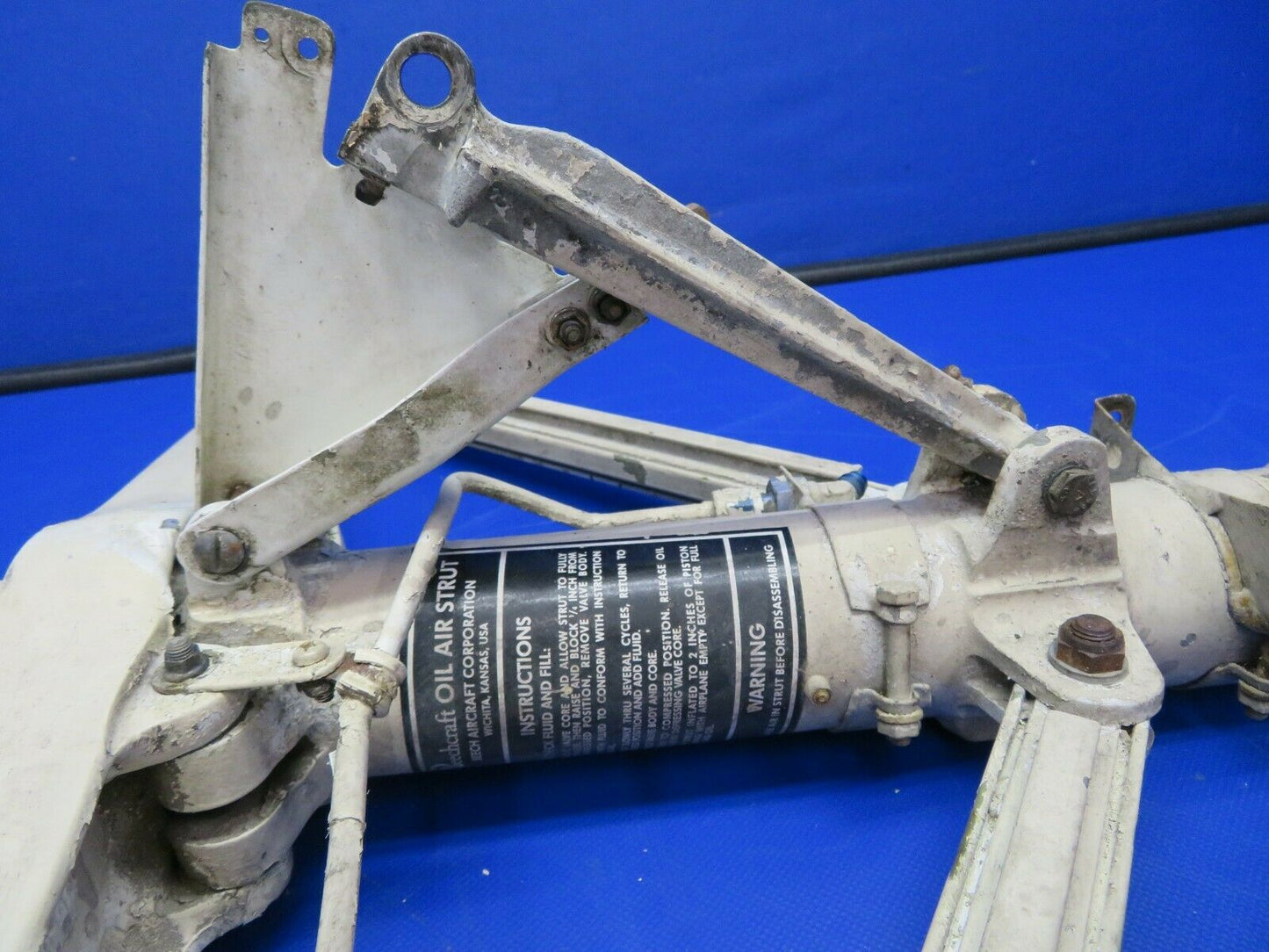 Beech 95-B55 Baron Main Gear Assy RH P/N 95-810002-756 (0721-778)