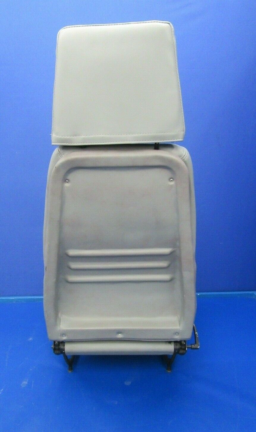 Piper PA-34-200T Seneca II Passenger Seat Rear LH P/N 79479-02 (1119-165)