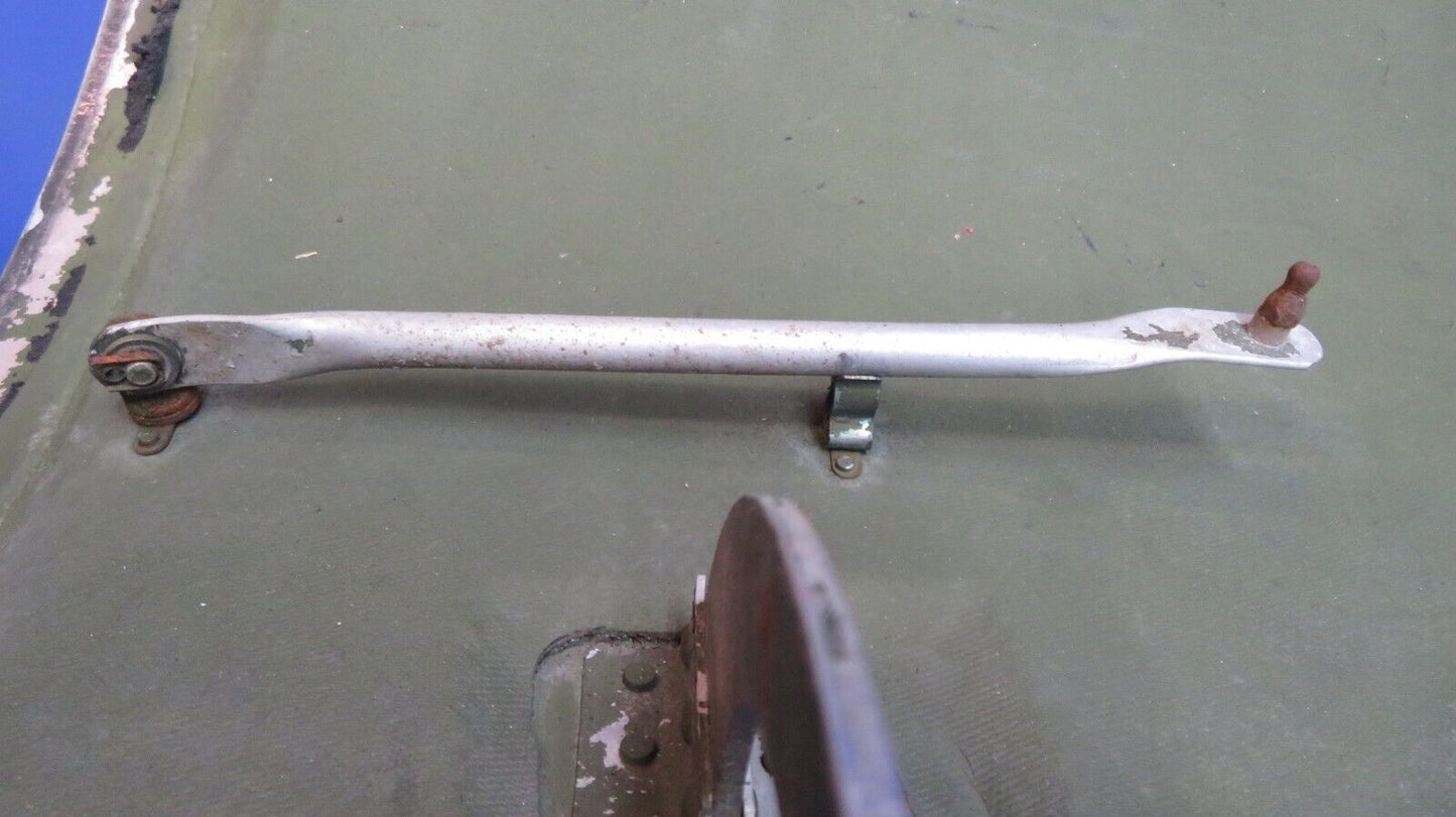 Cessna 401 RH Nose Baggage Door Assy P/N 5013107-60 (0523-862)