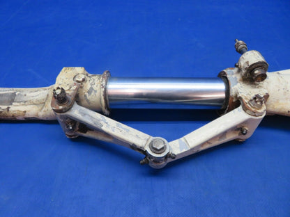 Early Cessna 310 / 310B RH Main Gear Assy P/N 0841000-96 FOR PARTS (1223-188)