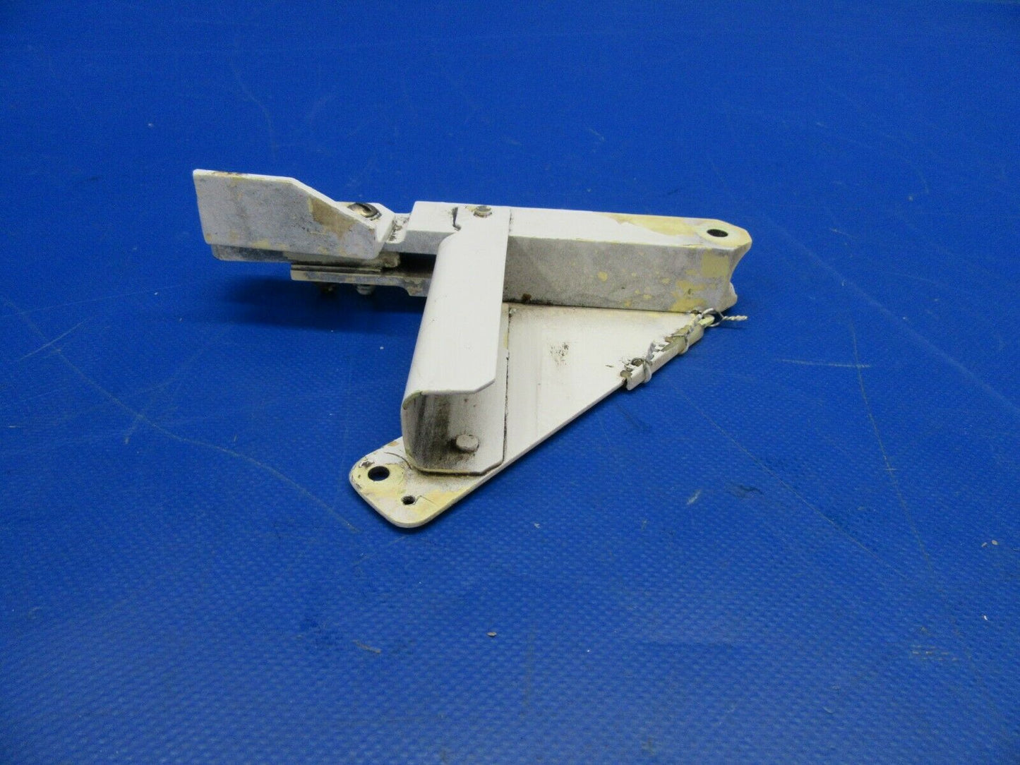 Beech Baron B-55 Main Gear Uplock Assy LH P/N 60-810092-23 (0219-364)