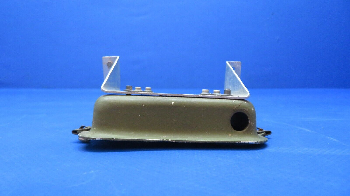 Cessna 210 Reflector Courtesy Light w/ Bracket P/N 0413140-5 (0523-286)
