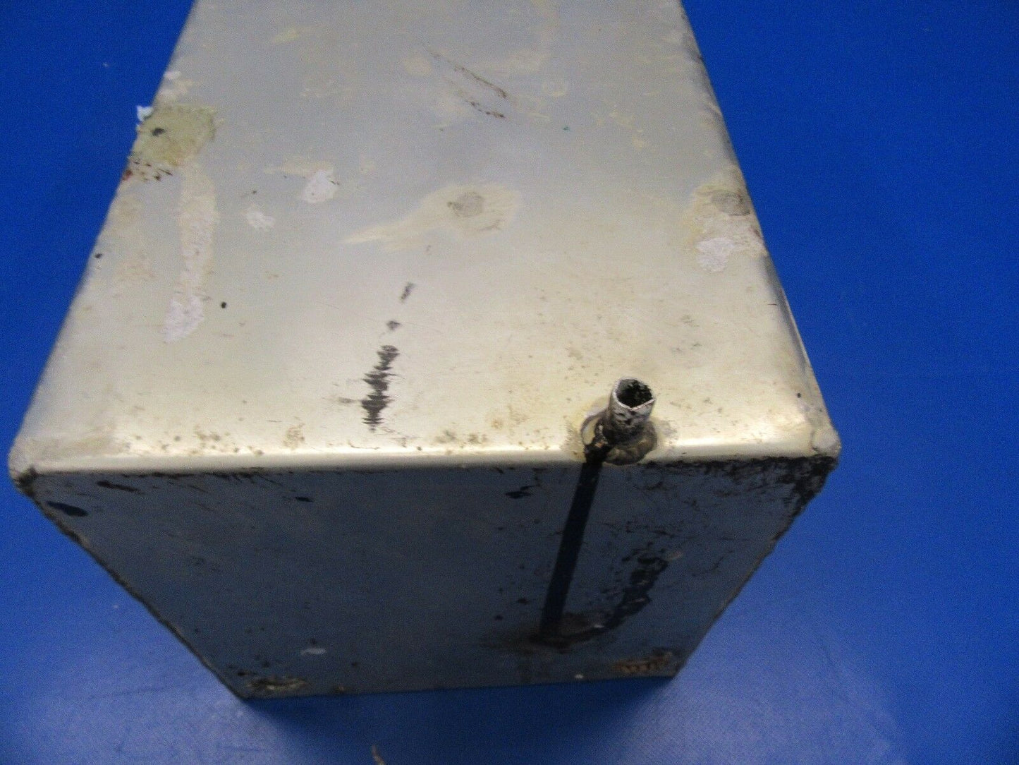 Beech Baron Battery Box w/ Lid P/N 95-410006-19 (0917-80)
