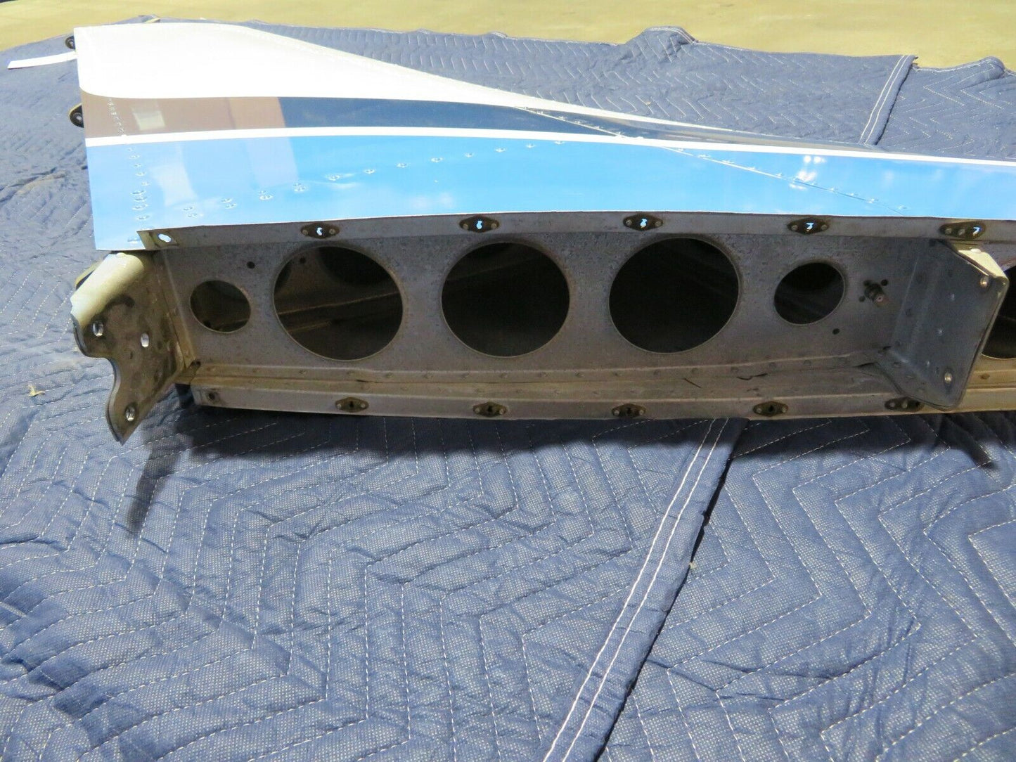 Cessna 210L Vertical Fin P/N 1231048-3 (0820-121)