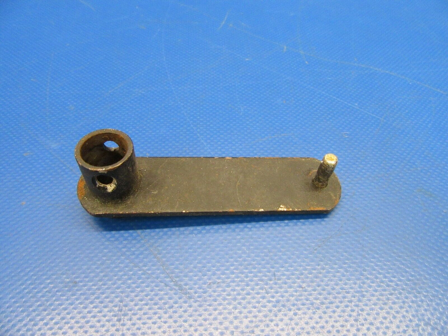 Piper PA-32-300 Cherokee Six Arm Fuel Selector Control P/N 69092-02 (0819-80)