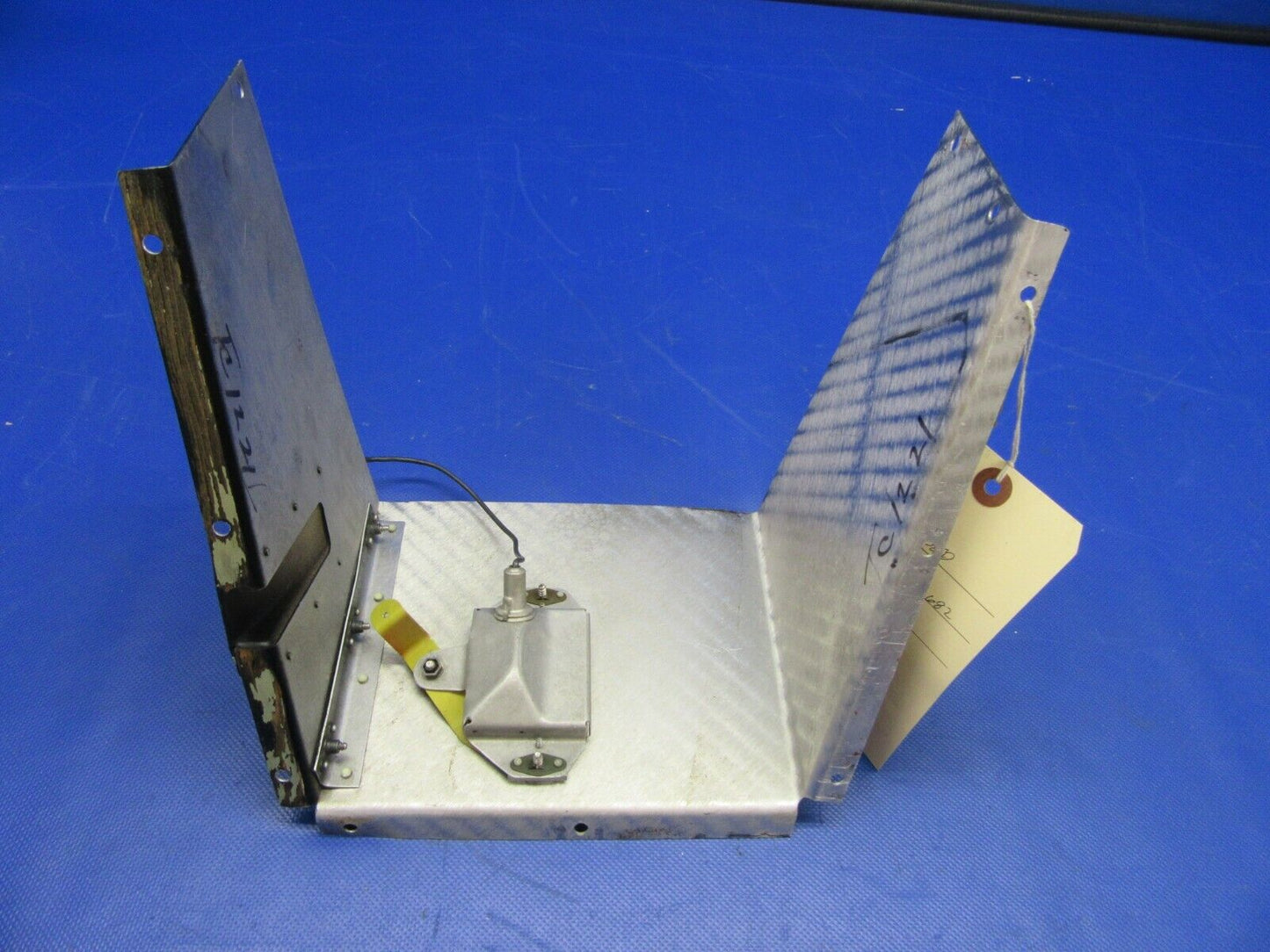 Beech Landing Gear Indicator, Cover Box & Face Plate 95-324006-153 (0621-682)
