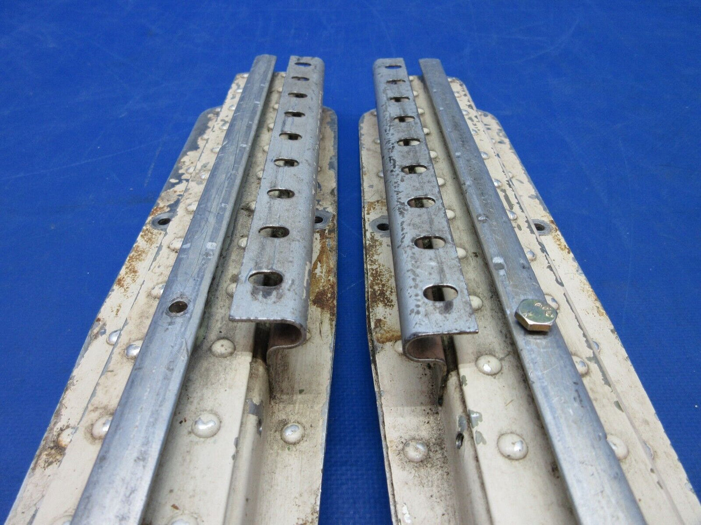Cessna 310 / 310I RH Seat Track Assy INBD & OTBD P/N 0812987-6 (1023-705)