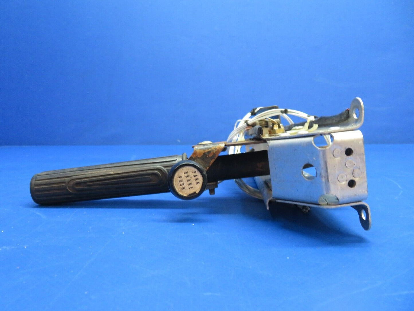 Piper PA-28-201T Dakota Parking Brake Handle & Housing P/N 63357-00 (1222-661)