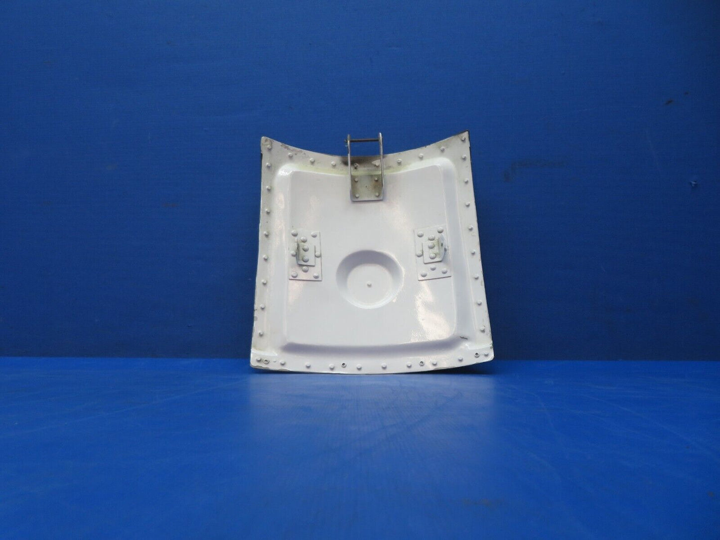 Cessna 310 / 310I FWD Nose Gear Door Assy P/N 0813043-6 (1023-171)