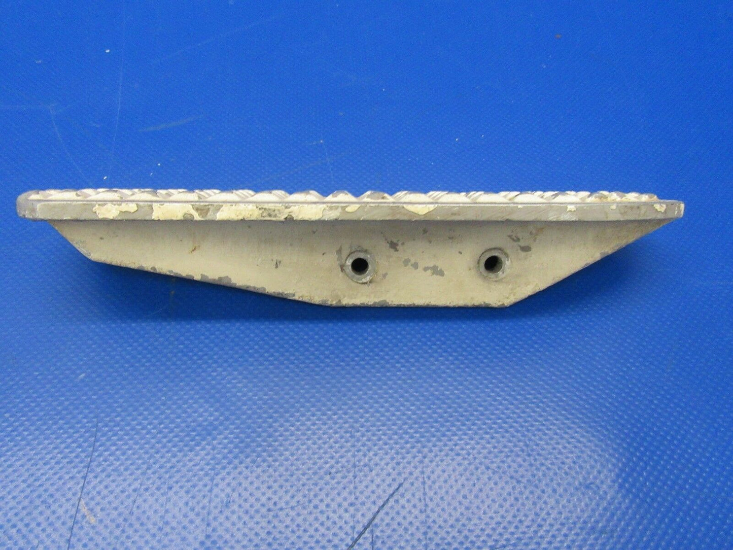 Cessna 150 152 172 Cabin Step P/N 0541211-1 (0917-102)