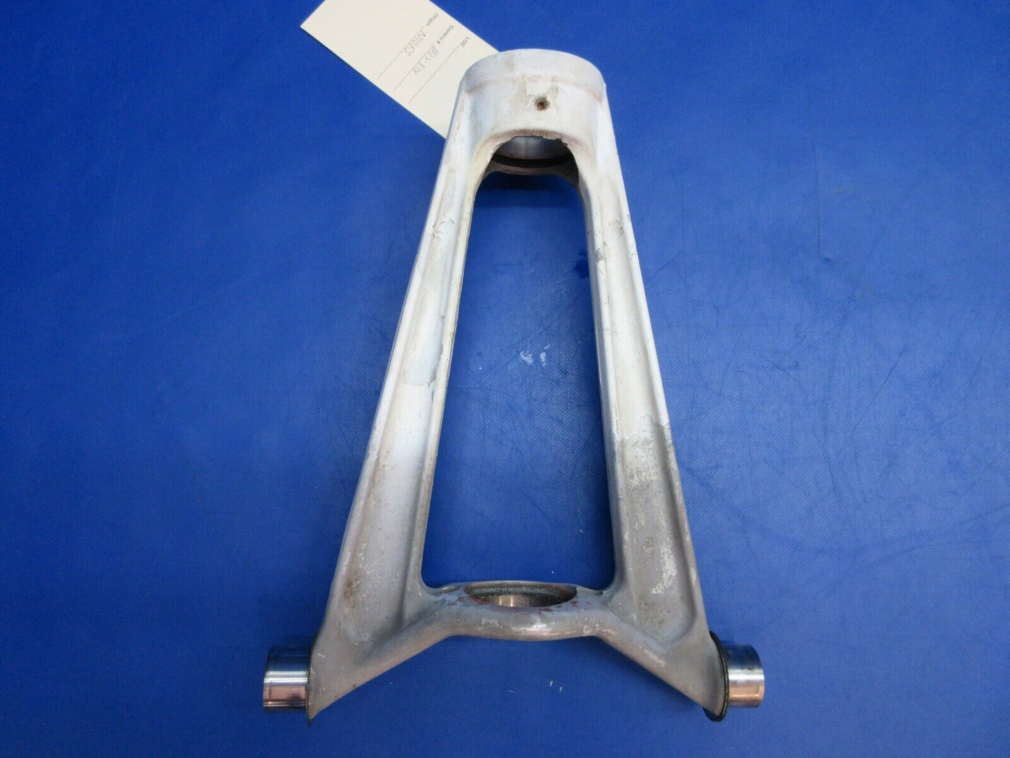 Cessna 401 Nose Gear Trunnion Assy 1.19" Diameter Lug P/N 5842000-213 (0523-578)
