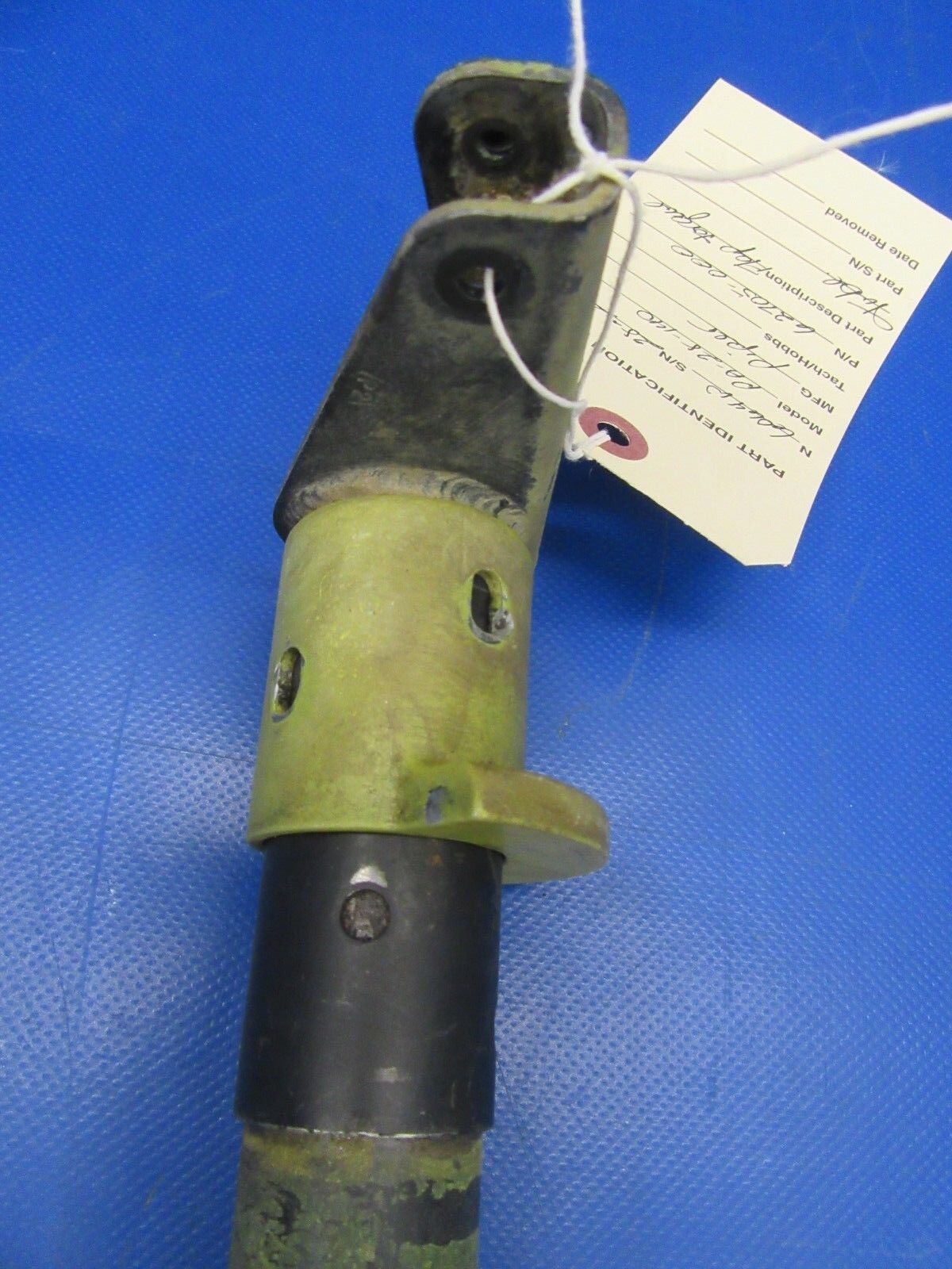 Piper PA-28-140 Flap Torque Tube P/N 62705-000 (1018-171)