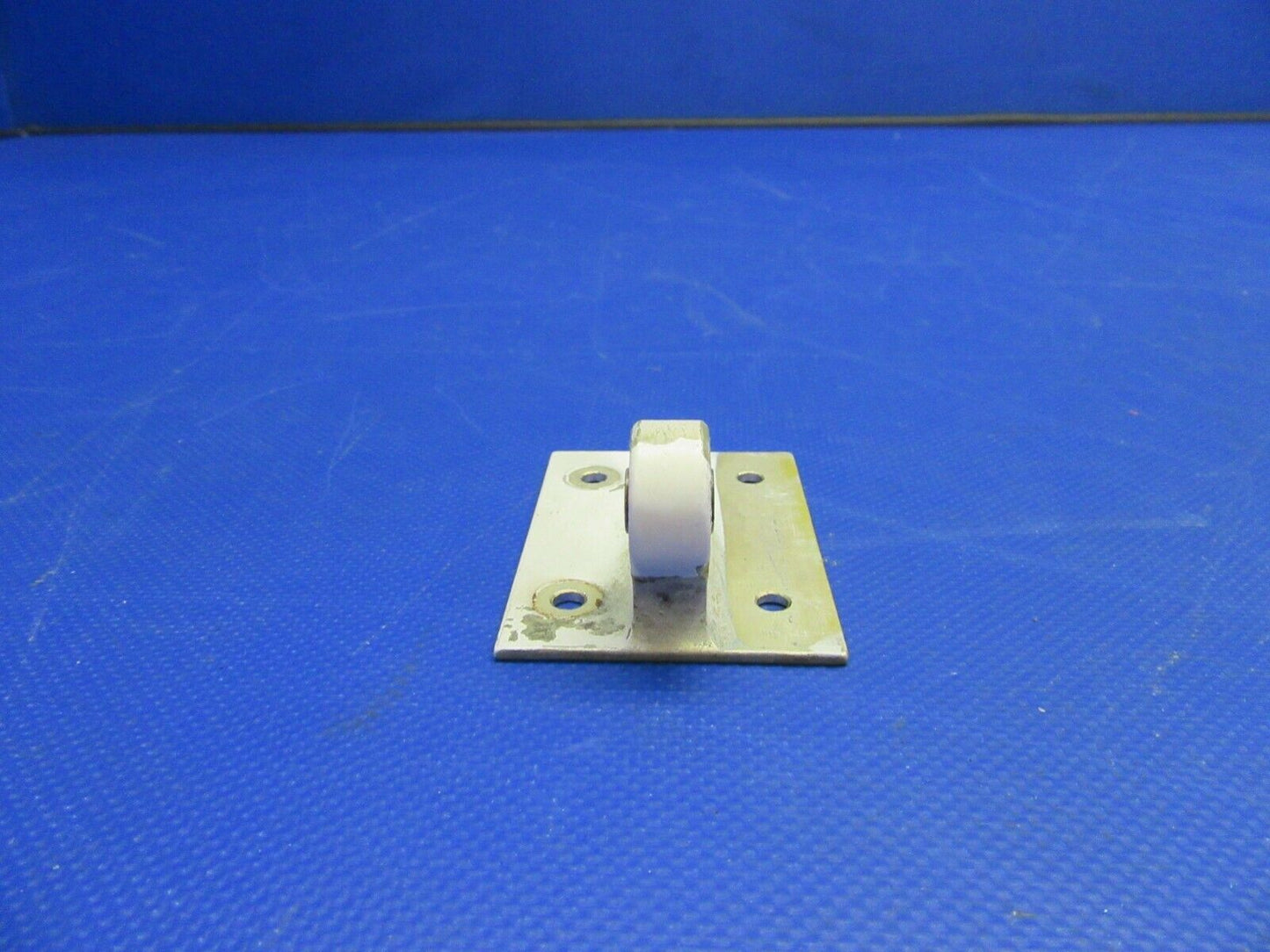 Mooney M20 / M20G Hinge LH / RH P/N 210107-001 (0921-352)